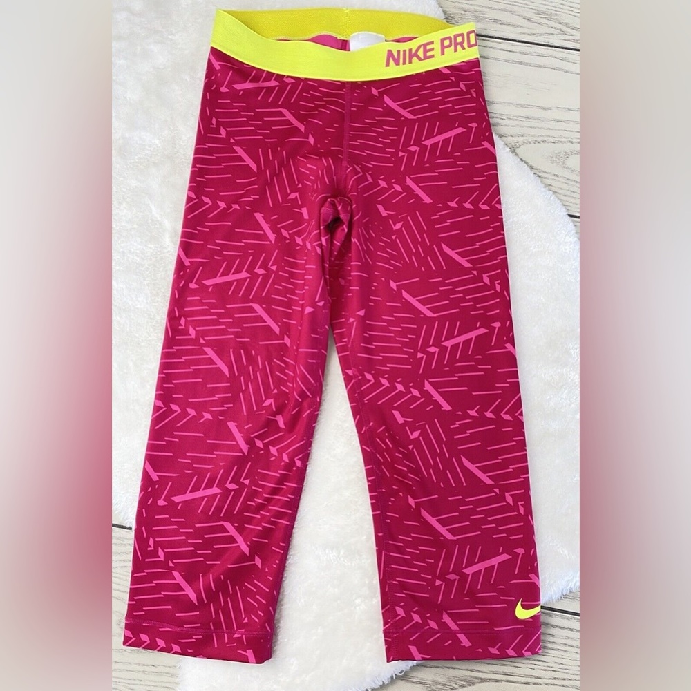 Nike Pro capri leggings